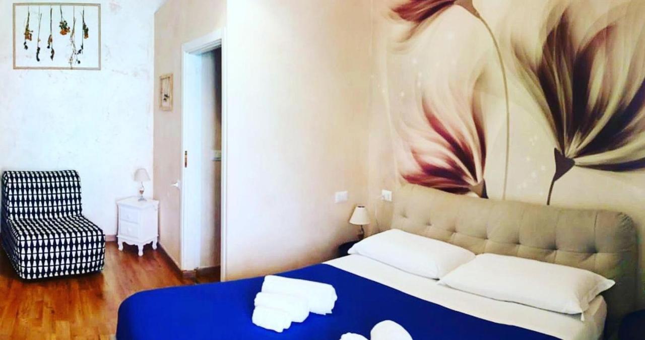 Deluxe Rooms And Chilling Jacuzzi Suite Guesthouse Roma Ngoại thất bức ảnh