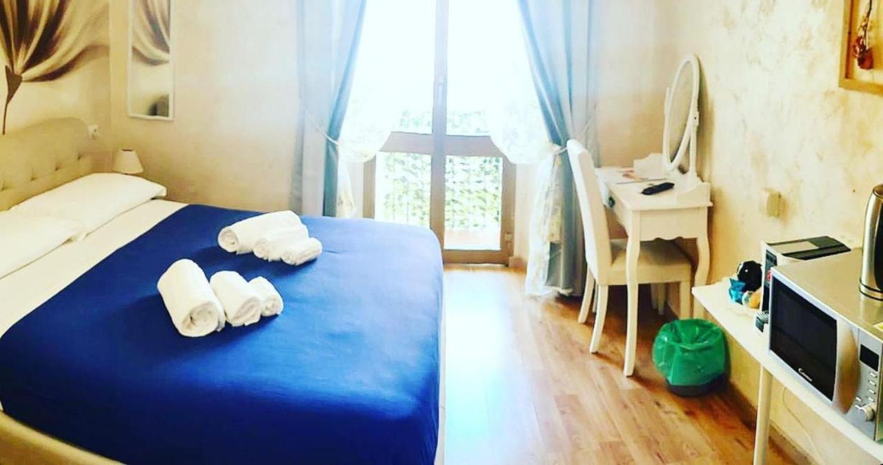 Deluxe Rooms And Chilling Jacuzzi Suite Guesthouse Roma Ngoại thất bức ảnh